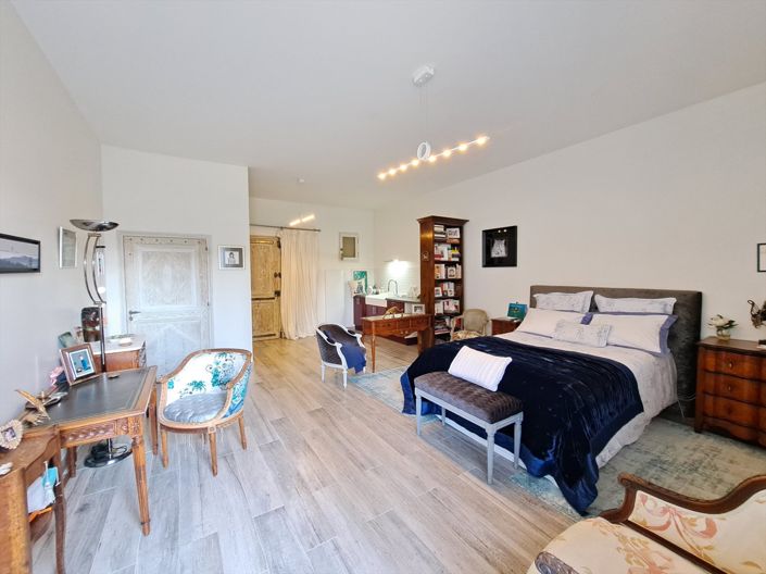 Image No.12-5 Bed House for sale