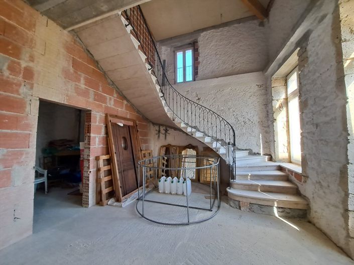 Image No.17-5 Bed House for sale
