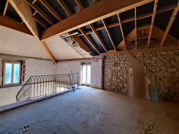 Image No.18-5 Bed House for sale