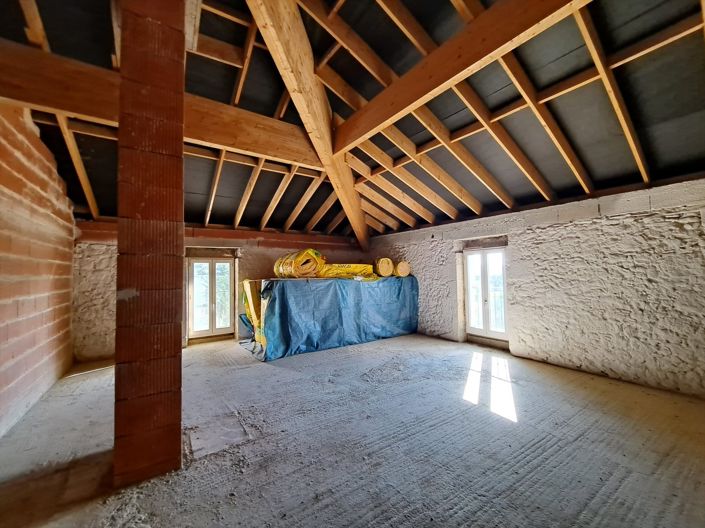 Image No.19-5 Bed House for sale