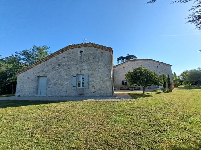 Image No.24-5 Bed House for sale