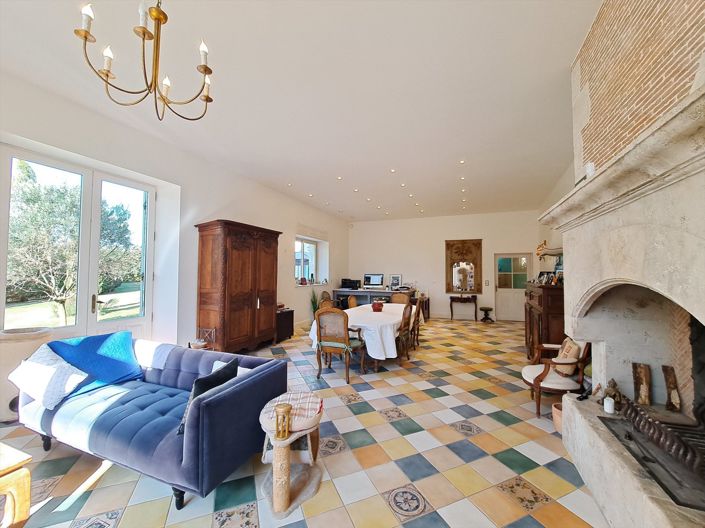 Image No.4-5 Bed House for sale
