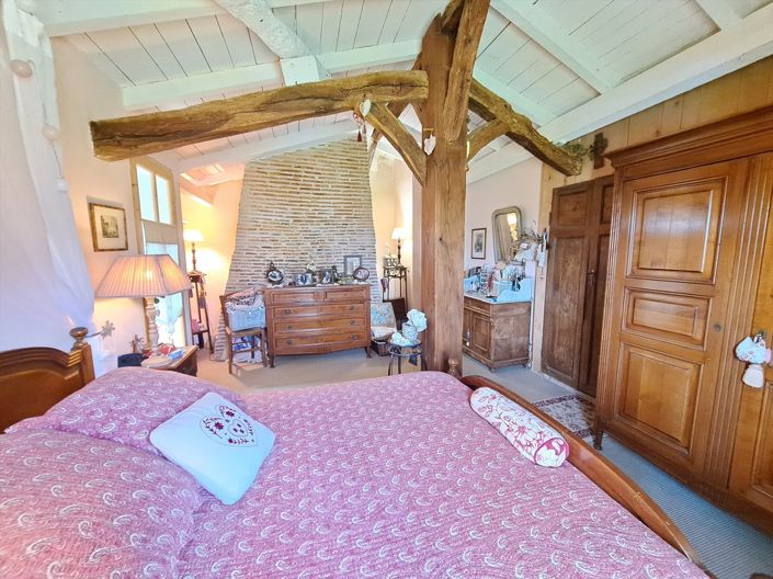 Image No.17-4 Bed House for sale