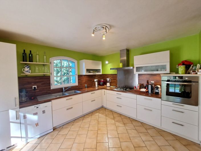 Image No.17-5 Bed House for sale