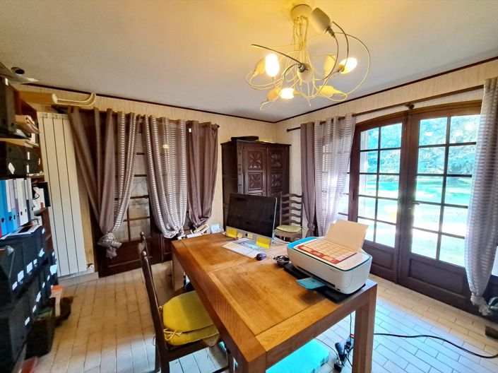 Image No.20-5 Bed House for sale