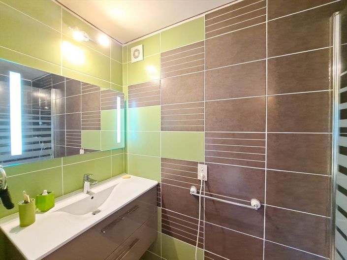 Image No.21-5 Bed House for sale