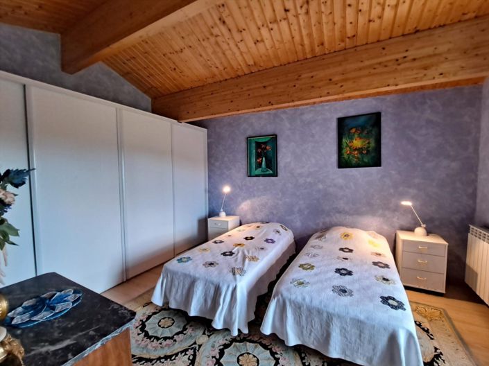 Image No.14-4 Bed House for sale