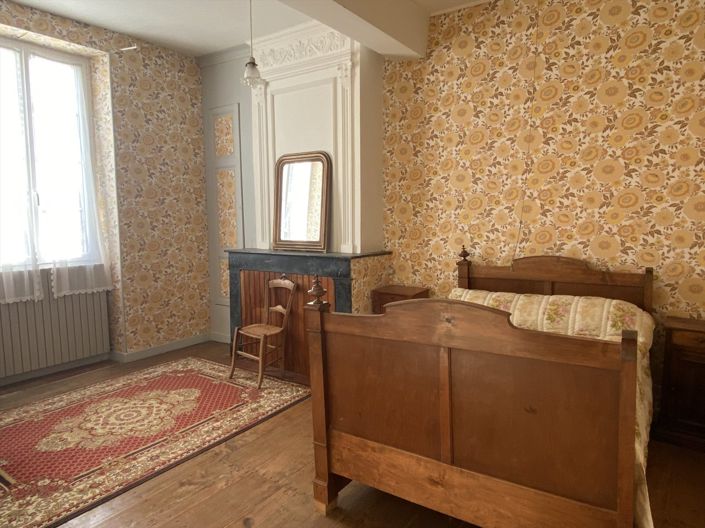Image No.17-7 Bed House for sale