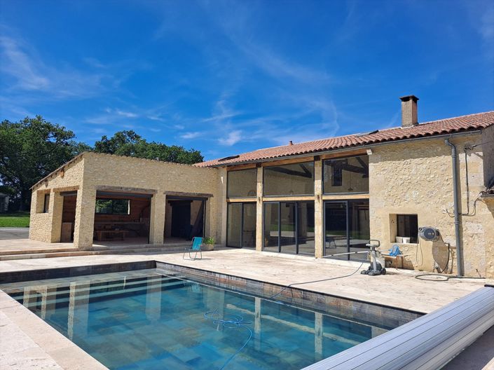 Image No.26-5 Bed Property for sale