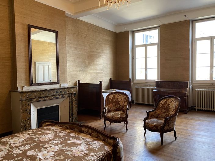 Image No.18-6 Bed House for sale