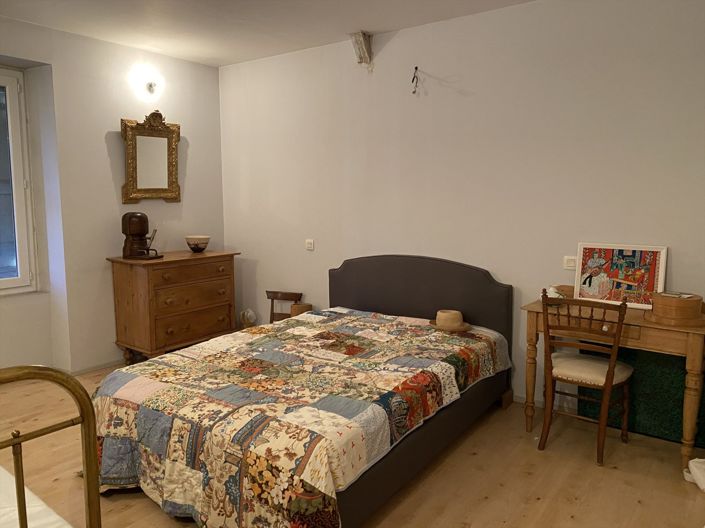 Image No.25-6 Bed House for sale