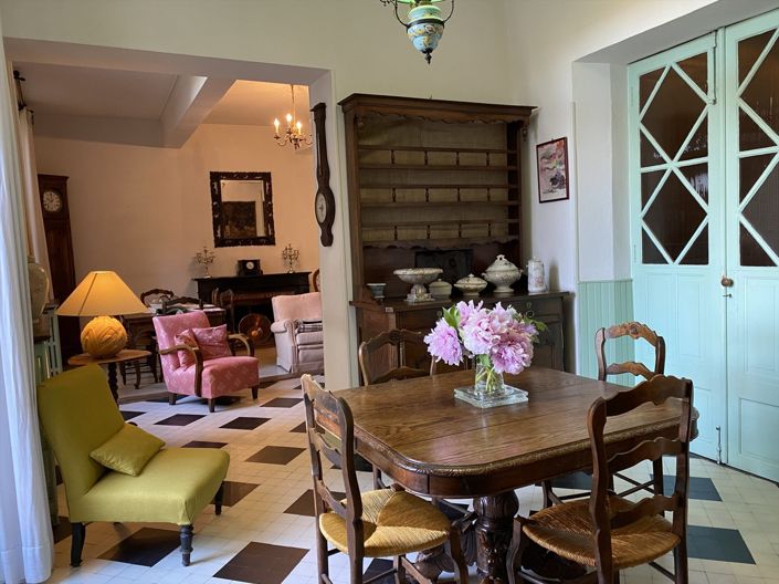 Image No.6-6 Bed House for sale