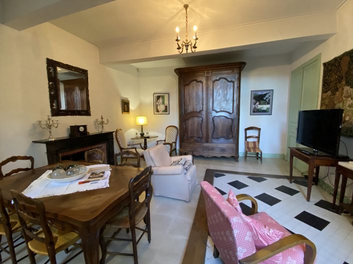 Image No.9-6 Bed House for sale