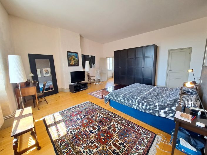 Image No.19-5 Bed House for sale