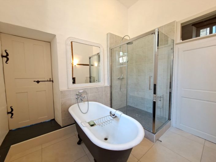 Image No.22-5 Bed House for sale