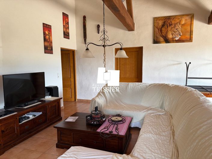 Image No.24-6 Bed House for sale