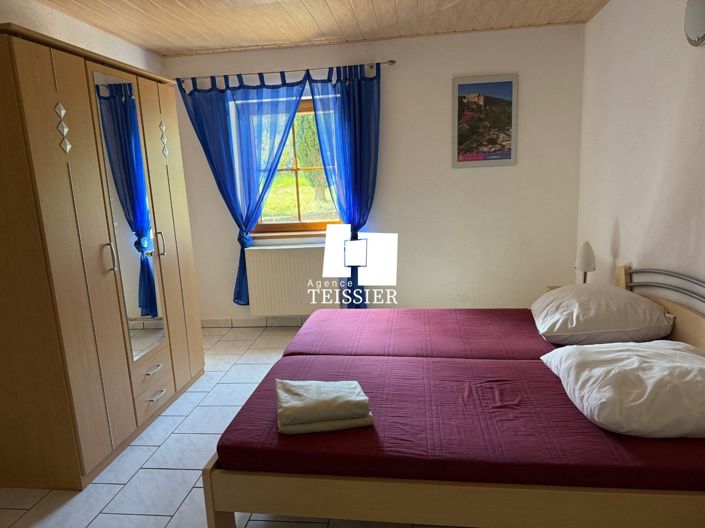 Image No.9-6 Bed House for sale