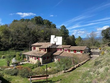 1 - Banne, Maison