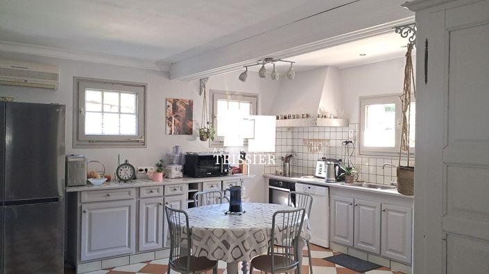 Image No.20-6 Bed House for sale