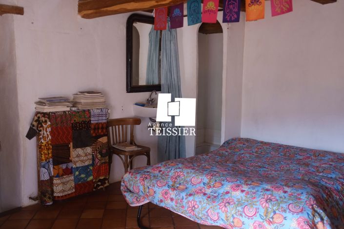 Image No.10-8 Bed House for sale