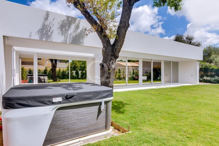 Image No.18-8 Bed House for sale