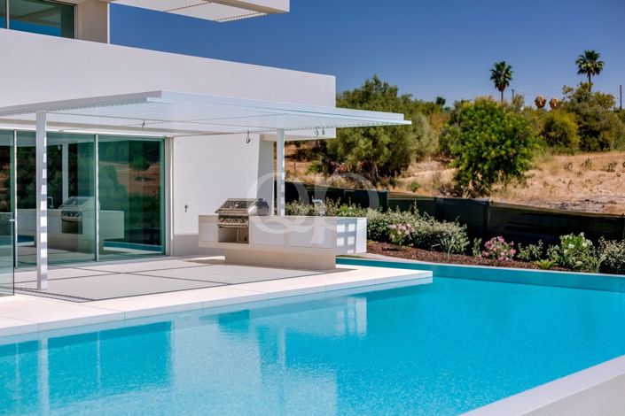Image No.32-8 Bed House for sale