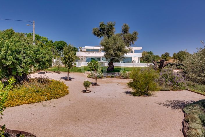Image No.38-8 Bed House for sale