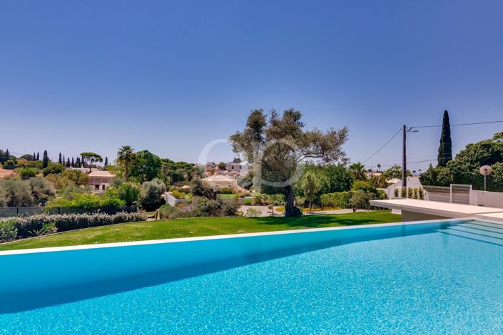 Image No.43-8 Bed House for sale