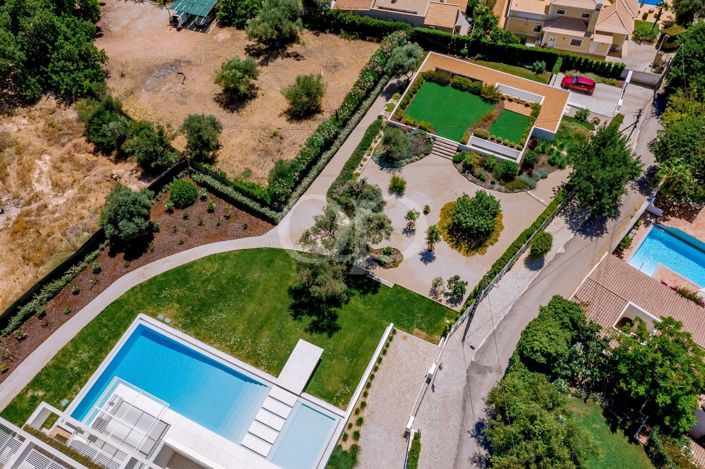 Image No.54-8 Bed House for sale