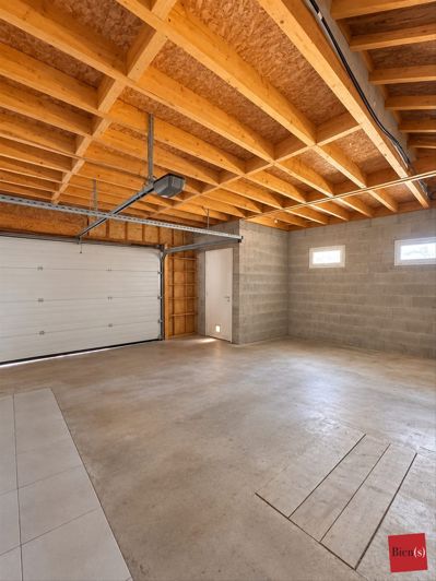 Image No.10-3 Bed House for sale