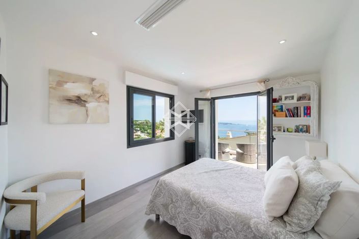 Image No.20-4 Bed House for sale