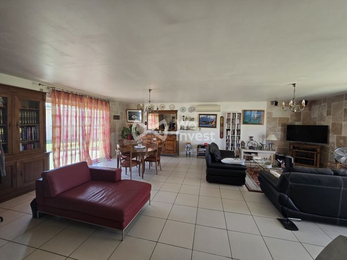 Image No.13-3 Bed House for sale