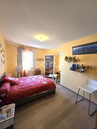 Image No.18-3 Bed House for sale