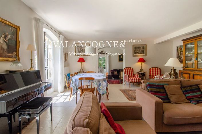 Image No.22-5 Bed House for sale