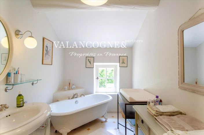 Image No.28-5 Bed House for sale