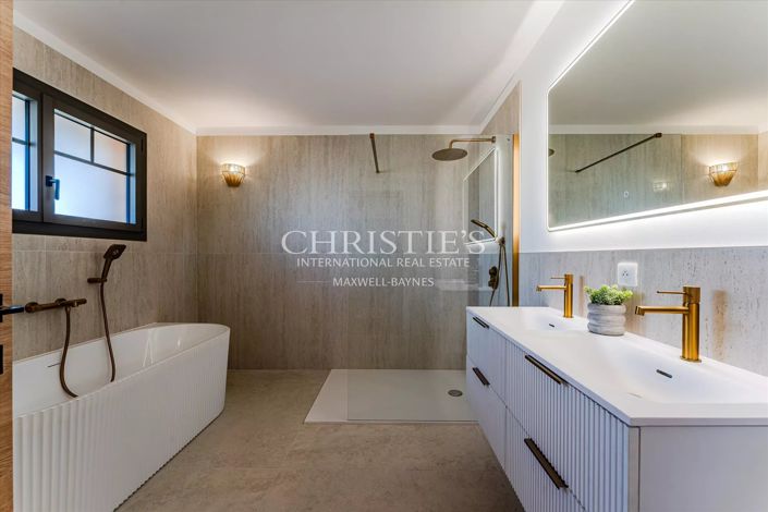 Image No.18-4 Bed House for sale