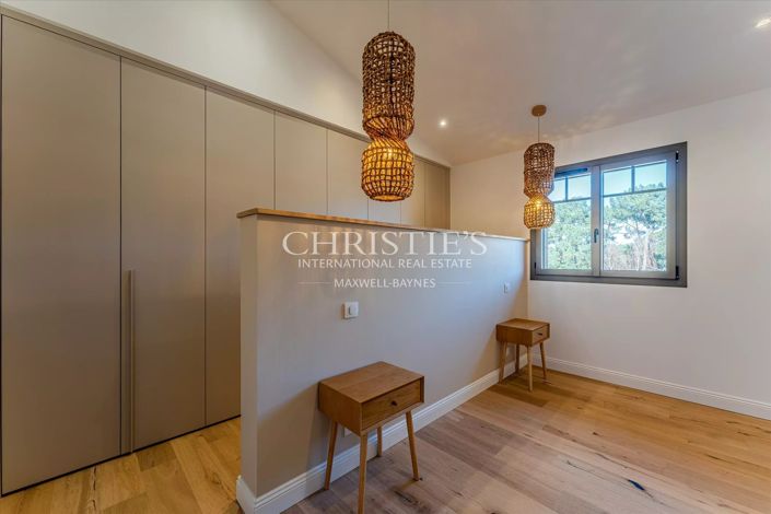 Image No.20-4 Bed House for sale