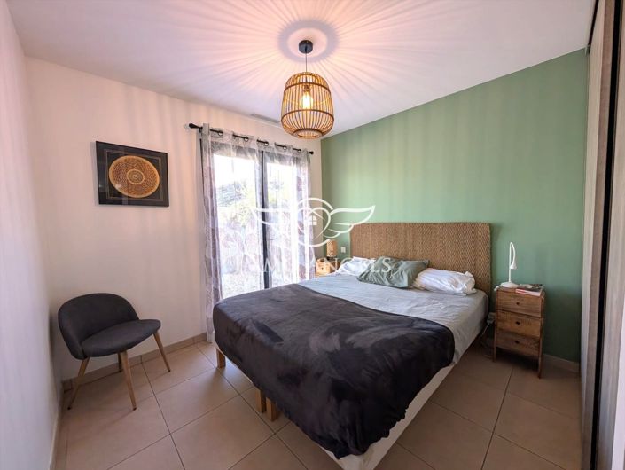 Image No.8-3 Bed House for sale