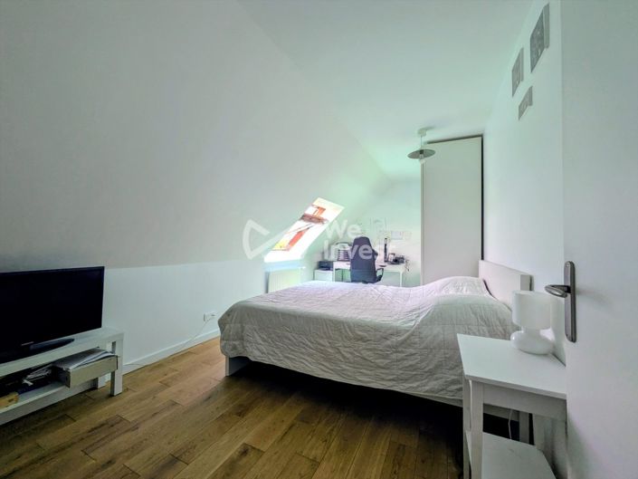 Image No.12-4 Bed House for sale