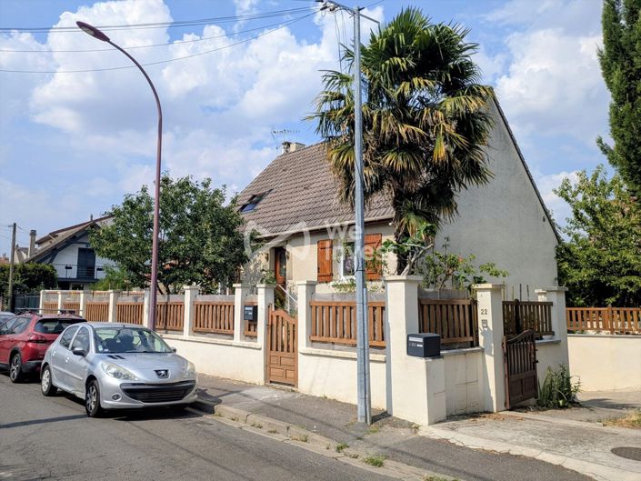 Image No.30-4 Bed House for sale