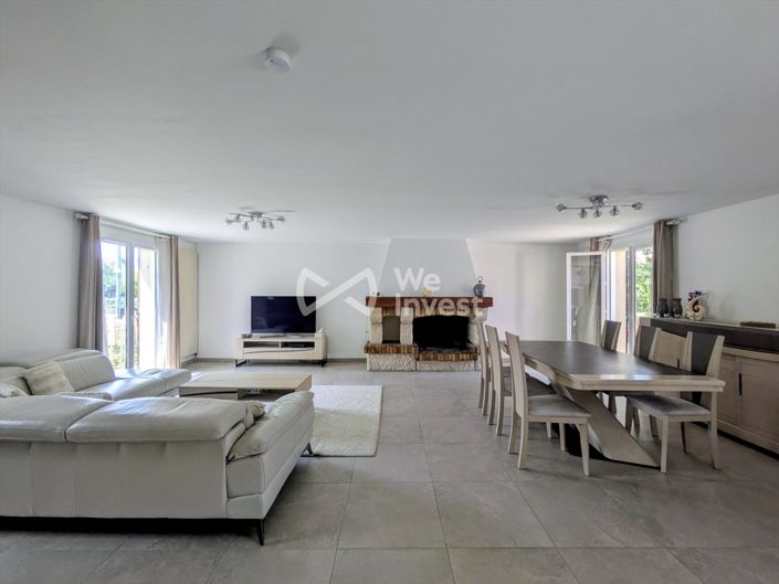 Image No.6-4 Bed House for sale
