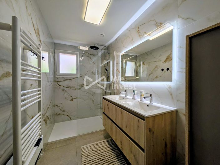 Image No.8-4 Bed House for sale
