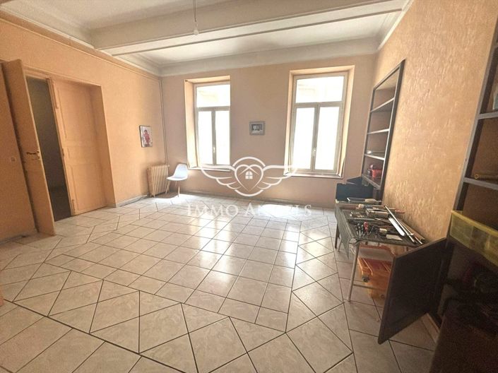 Image No.9-6 Bed House for sale
