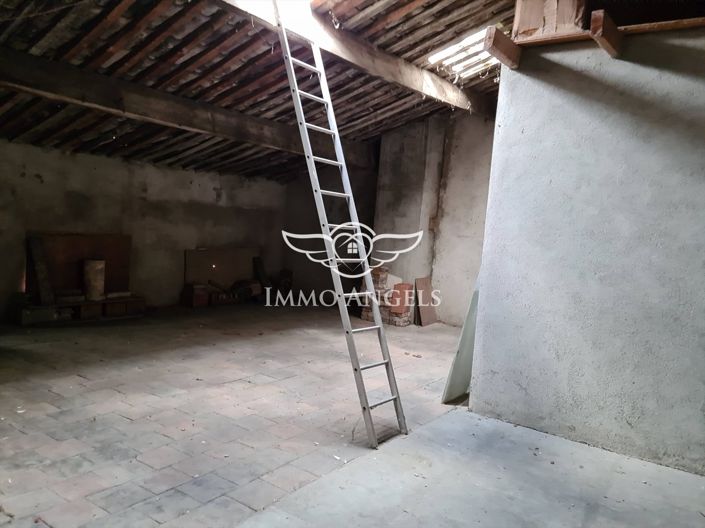 Image No.20-7 Bed House for sale