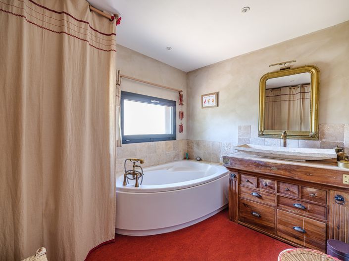 Image No.14-3 Bed House for sale