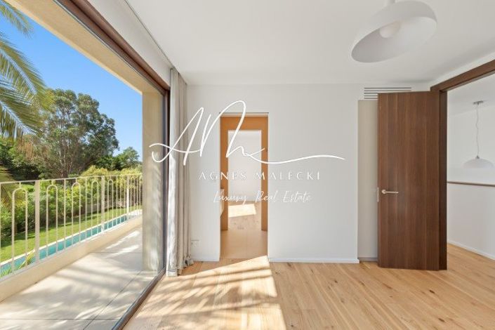 Image No.16-5 Bed House for sale