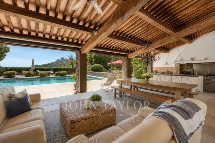 Image No.4-10 Bed House for sale