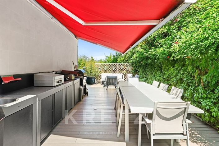Image No.17-5 Bed House for sale