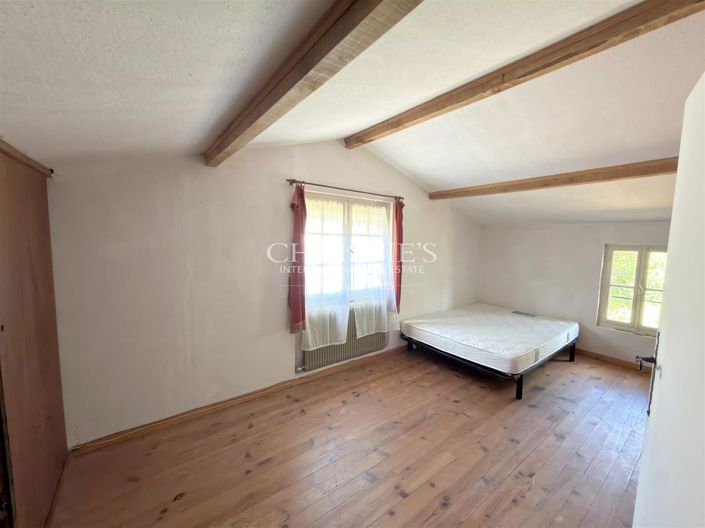 Image No.18-5 Bed House for sale