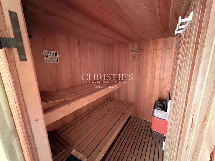 Image No.19-5 Bed House for sale